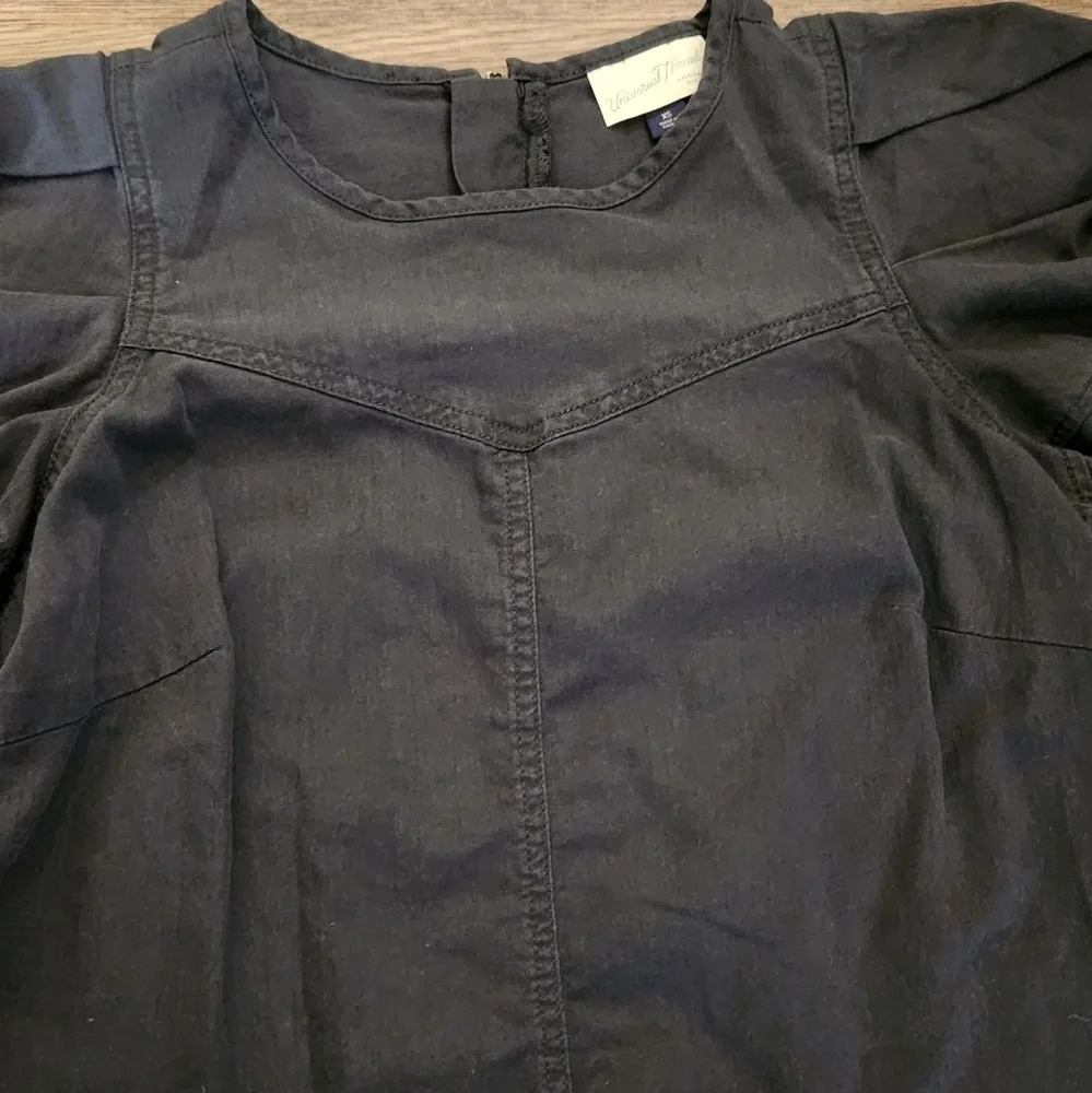 Universal Thread Top - Picture 8 of 13